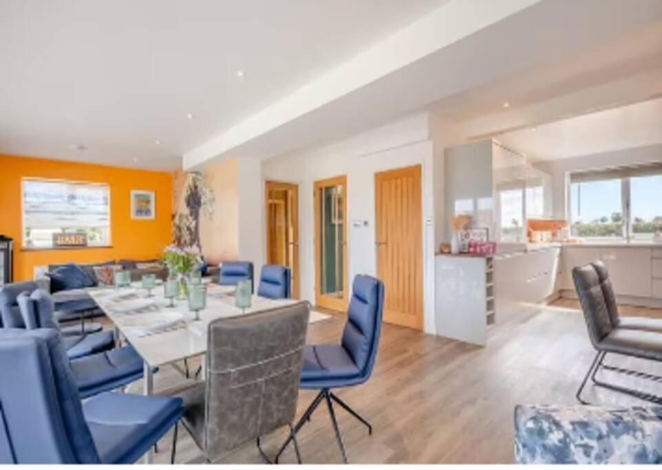 Covehithe House-Coastal Luxury- Sleeps 12-With Huge Swimspa! Wrentham Exterior photo